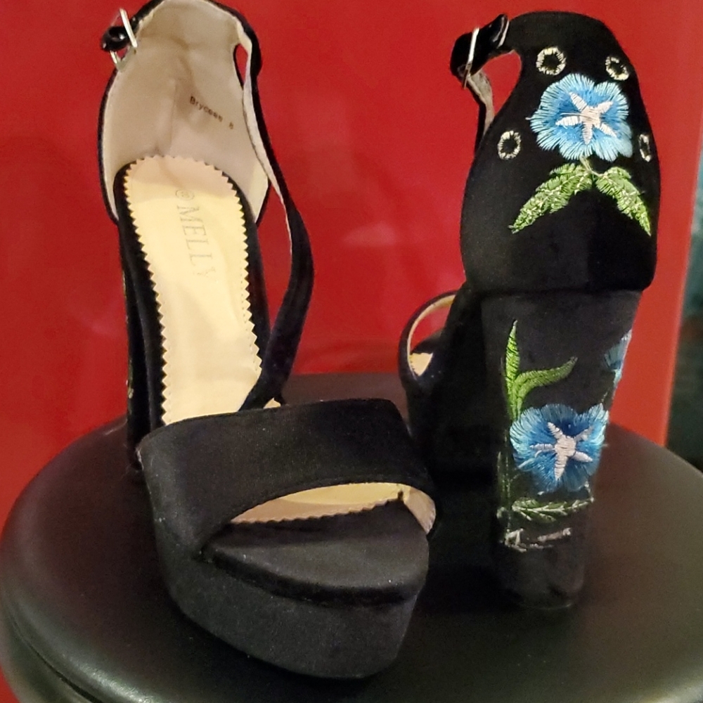 Melly black blue flower platform heels